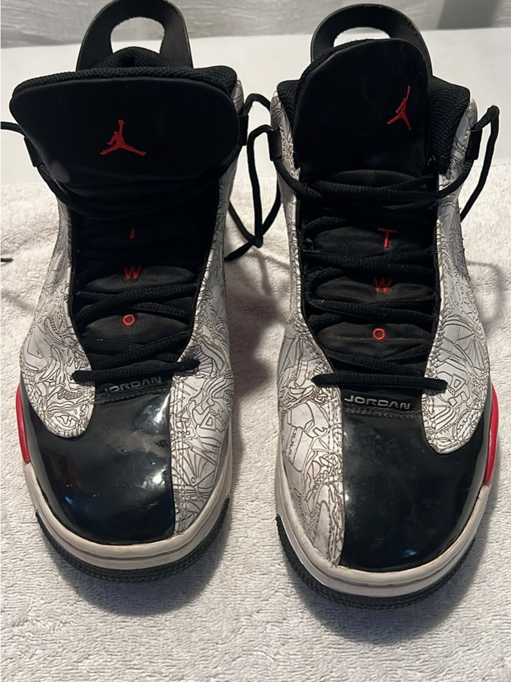 AIR JORDAN DUB ZERO 2022 VARSITY RED SIZE 12